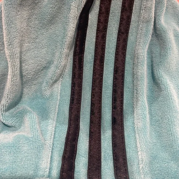 ADIDAS Girls Velour Tracksuit - Picture 6 of 7